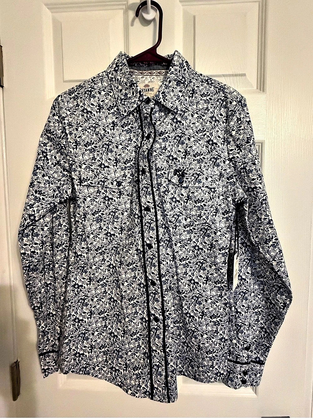 Shyanne Floral Button Down Shirt in Blue & White Size Small NWT